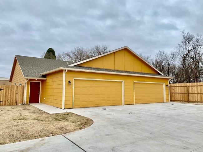 property at 276 N Florence St