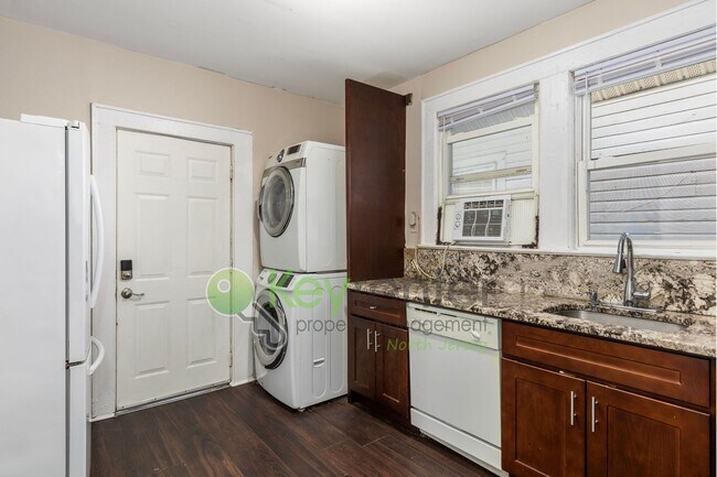 54 Mission St in Montclair, NJ - Building Photo - Building Photo