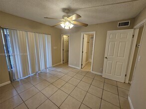 4129 NW 88th Ave in Coral Springs, FL - Foto de edificio - Building Photo