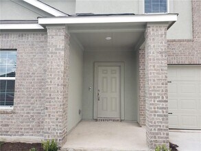 125 Wolseley Dr in Hutto, TX - Building Photo - Building Photo