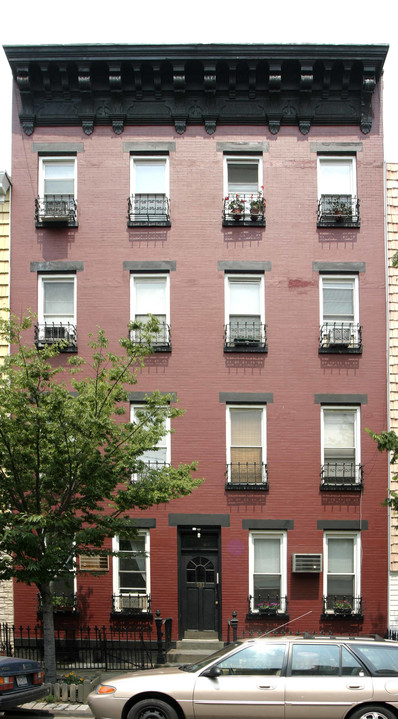 201 N 6th St in Brooklyn, NY - Building Photo