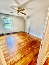 217 Rathbun St, Unit 2 in Woonsocket, RI - Foto de edificio - Building Photo