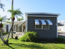 2601 Gulf Dr N in Bradenton Beach, FL - Building Photo