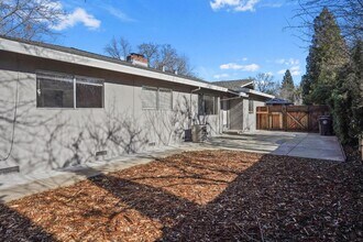 7409 St Philomena Way in Citrus Heights, CA - Building Photo - Building Photo