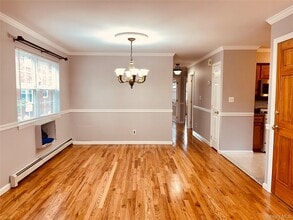 35-40 204th St in Queens, NY - Building Photo - Building Photo