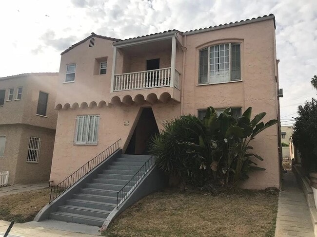1115 Queen Anne Pl in Los Angeles, CA - Building Photo - Building Photo
