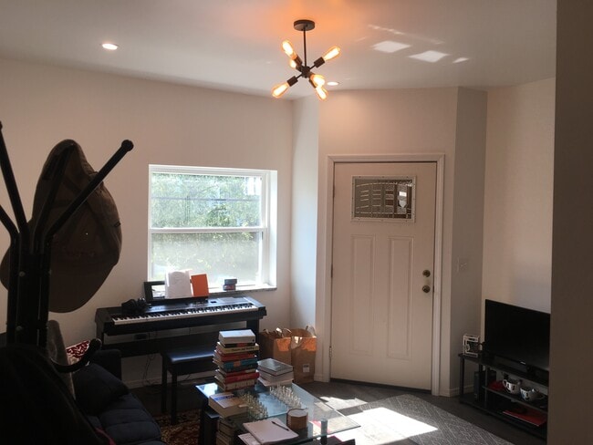3307 Iowa St, Unit 2 in Pittsburgh, PA - Building Photo - Building Photo