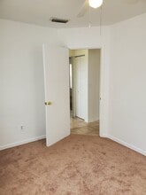 6298 Holiday Dr in Spring Hill, FL - Building Photo - Building Photo