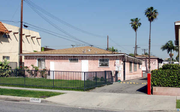 Kalnor Apartments in Norwalk, CA - Building Photo