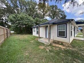 1573 Fig St in Baton Rouge, LA - Building Photo - Building Photo