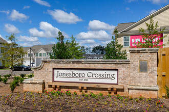 Jonesboro Crossing Rental Homes in Jonesboro, GA - Foto de edificio - Building Photo