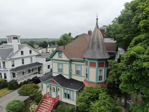 118 Locust St in Dover, NH - Building Photo - Building Photo