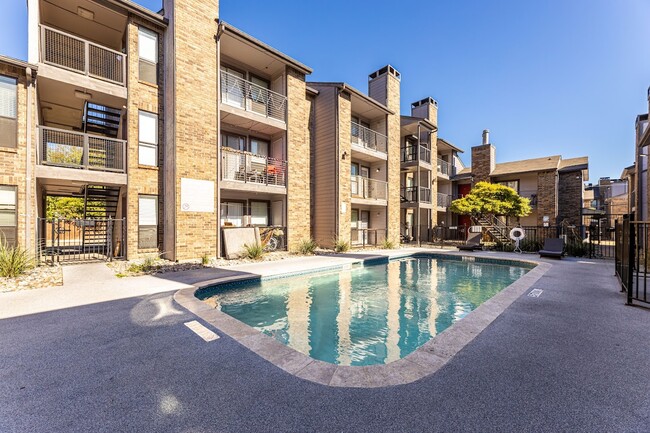 The Vail in Dallas, TX - Building Photo - Building Photo