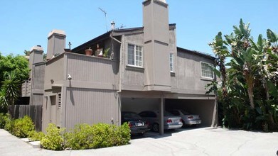 4712 Whitsett Ave in Studio City, CA - Building Photo - Building Photo