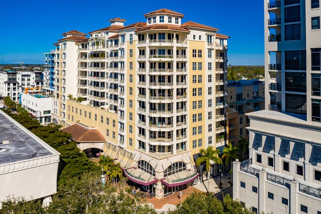 One Hundred Central in Sarasota, FL - Building Photo - Building Photo