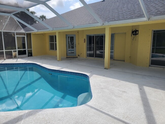 2509 SE Lyman Cir in Port St. Lucie, FL - Building Photo - Building Photo