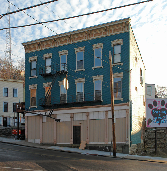 2102 Ravine St in Cincinnati, OH - Building Photo