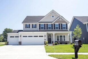 581 Roosevelt St in Fortville, IN - Building Photo