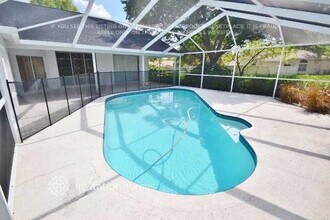 3902 Caravel Ln in Valrico, FL - Building Photo - Building Photo
