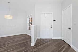 874 NW 170th Terrace in Pembroke Pines, FL - Building Photo - Building Photo