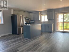 204 Beechwood Dr in Lakeshore, ON - Building Photo - Building Photo