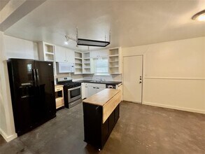 4708 Red River St in Austin, TX - Foto de edificio - Building Photo