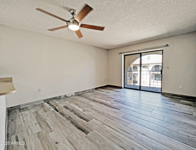 property at 3033 E Devonshire Ave