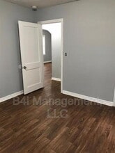 4692 Beecher St in Forest Park, GA - Foto de edificio - Building Photo