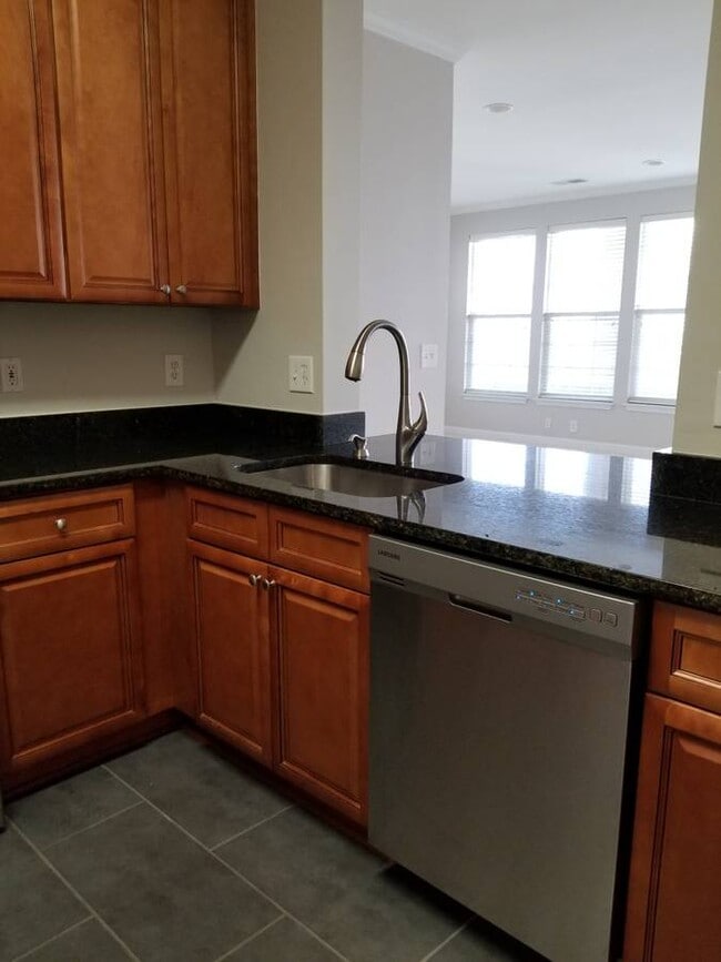 2700 Bellforest Ct in Vienna, VA - Building Photo - Building Photo