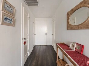 321 S San Vicente Blvd, Unit 905 in Los Angeles, CA - Building Photo - Building Photo