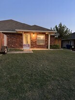 1008 Turkey Creek Ct in Bridgeport, TX - Building Photo