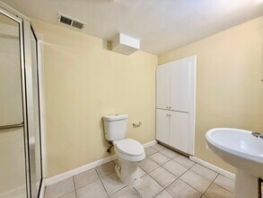 523 N Marlyn Ave in Essex, MD - Building Photo - Building Photo