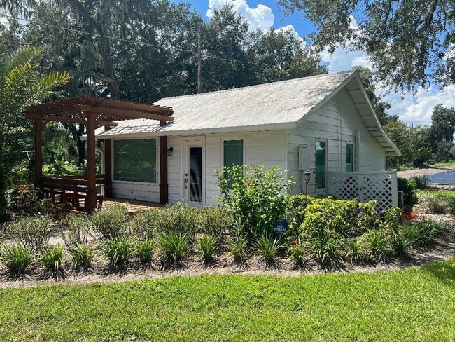 4156 McIntosh Rd in Dover, FL - Building Photo - Building Photo