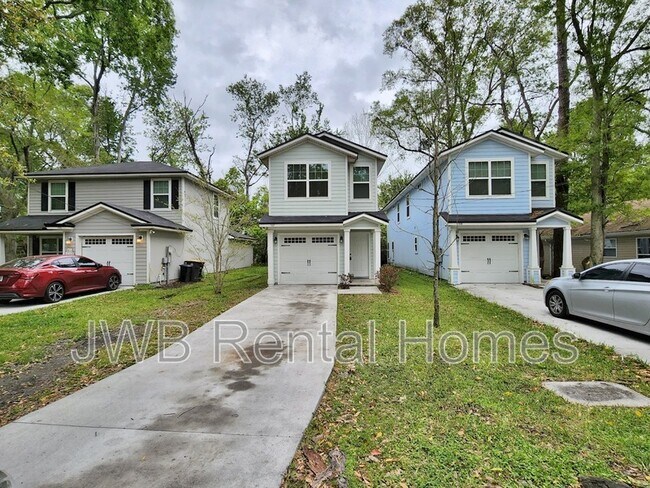 property at 1227 Pangola Dr