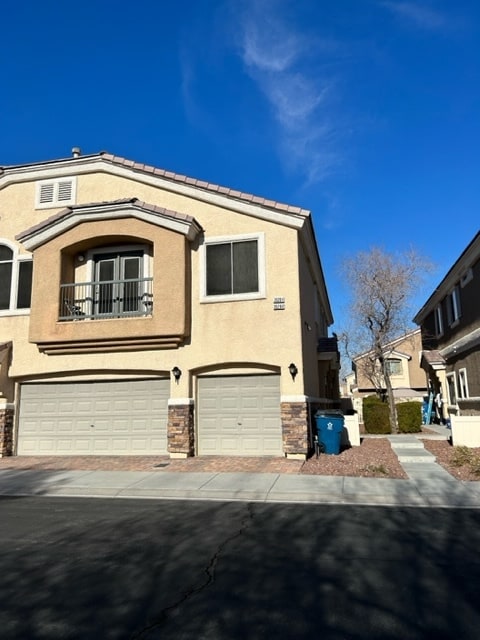 property at 3520 Glorious Iris Pl
