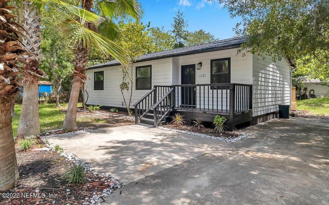 1131 Butler Ave in St. Augustine, FL - Building Photo