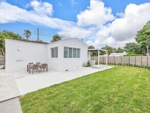 203 NE 107th St in Miami, FL - Building Photo - Building Photo