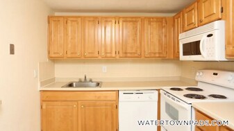 16 Whites Ave, Unit 66 in Watertown, MA - Building Photo