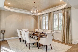 2272 Coral Ridge Ave in Henderson, NV - Foto de edificio - Building Photo
