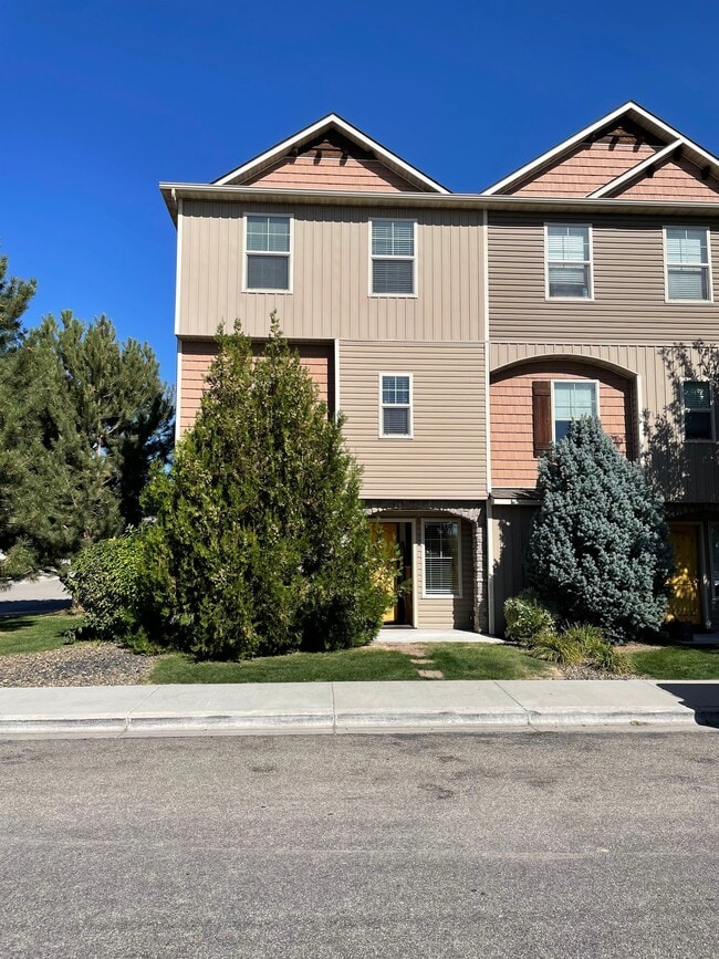property at 8861 W Pine Valley Ln