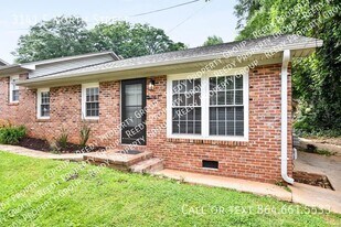 3141 E North St in Greenville, SC - Building Photo