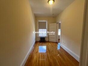 10 Ware St, Unit 307T in Cambridge, MA - Foto de edificio - Building Photo
