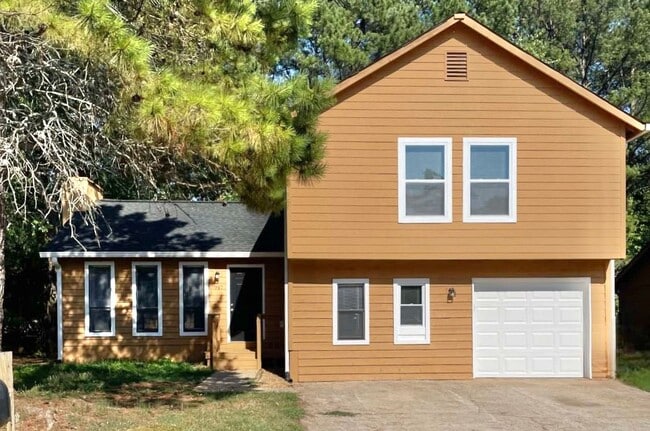 property at 947 Mainstreet Lake Dr