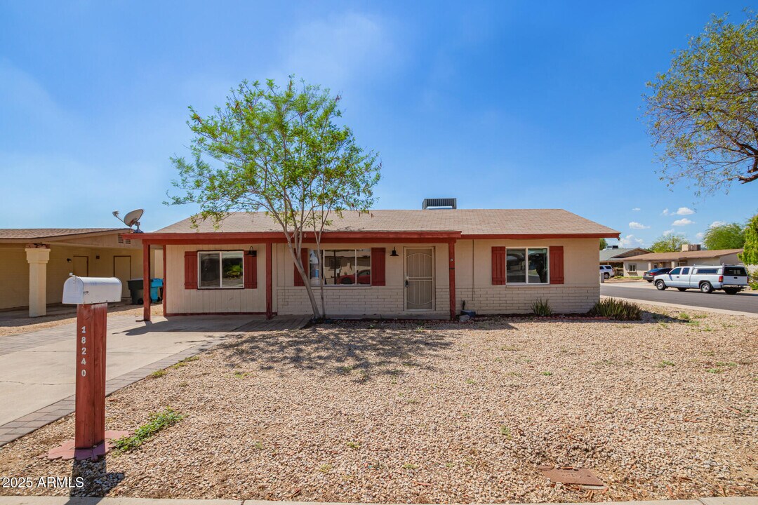 18240 N 34th Dr in Phoenix, AZ - Building Photo