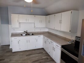 8240 W Cold Spring Rd in Greenfield, WI - Building Photo