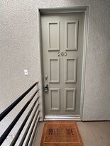 2811 W Ave K 12 in Lancaster, CA - Building Photo