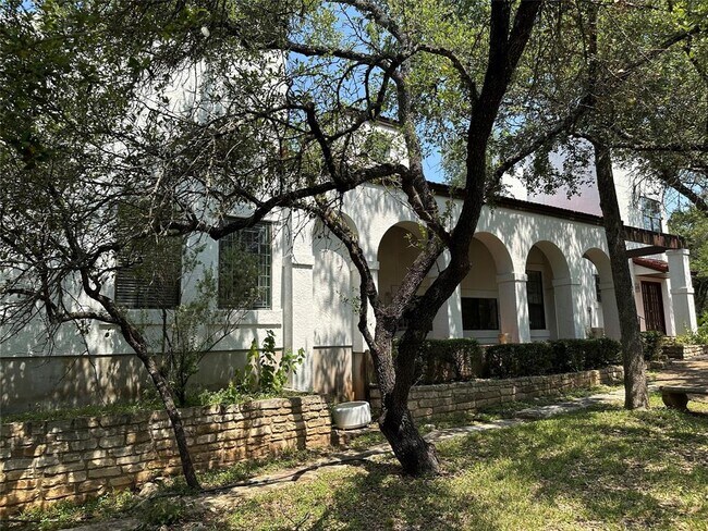 1100 Crystal Creek Dr in Austin, TX - Building Photo - Building Photo