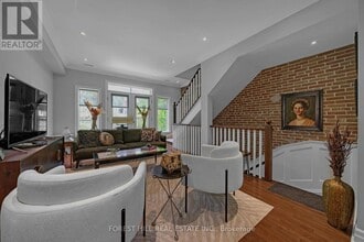 107 Pleasant Blvd in Toronto, ON - Building Photo - Building Photo
