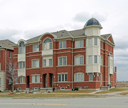 2684-2690 Bur Oak Ave in Markham, ON - Building Photo - Primary Photo