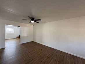 230 Craigmont Ln in San Antonio, TX - Foto de edificio - Building Photo